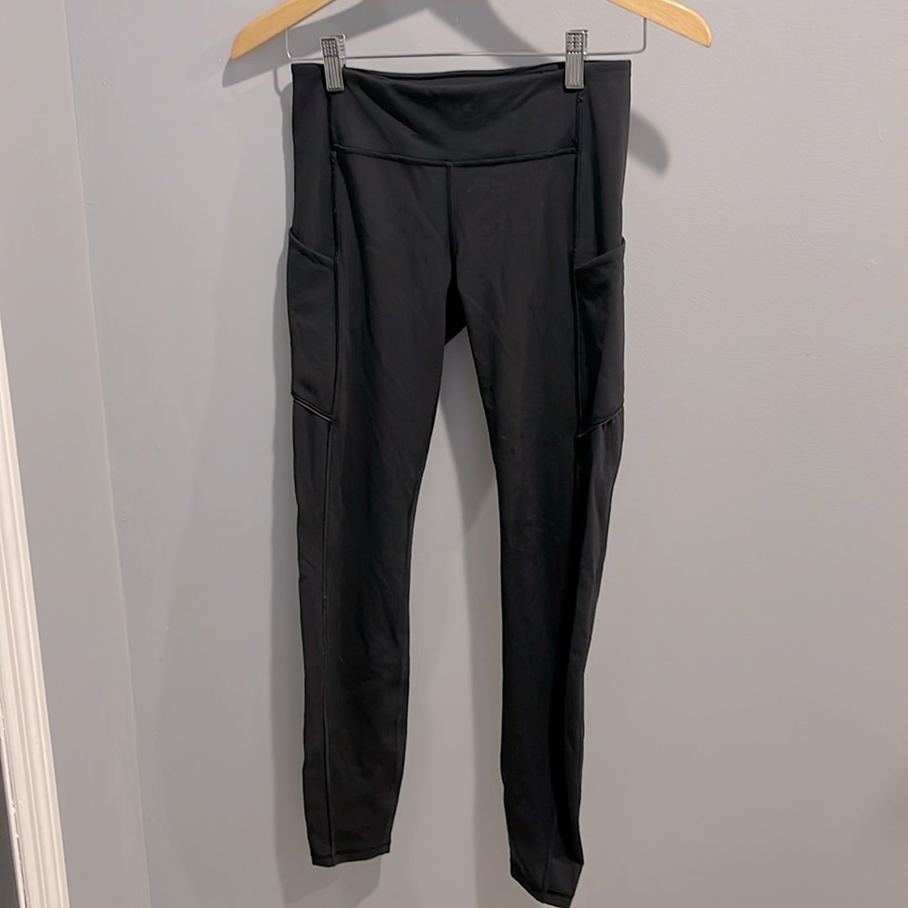 Lululemon Speed Up Tight leggings with pockets, 25” size 6
